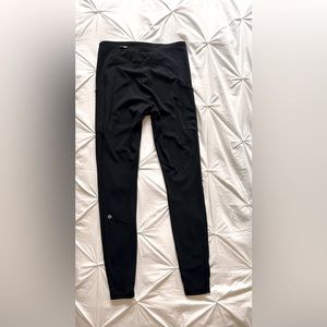 Lululemon size 6 leggings with pockets